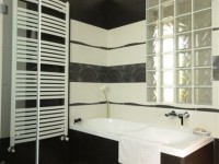 Ajtonyi Rita lakberendező belsőépítész referencia fotói | Csoki és narancs - Modern fürdő