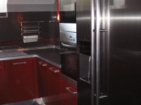 Ajtonyi Rita lakberendező belsőépítész referencia fotói | Vörös és fekete - Modern konyha