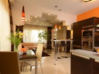 Ajtonyi Rita lakberendező belsőépítész referencia fotói | Csoki és narancs - Modern étkező